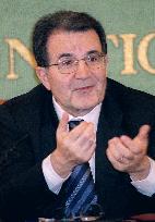 Prodi urges Japan to have 'confidence' to rebuild economy